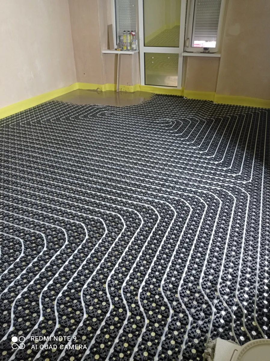 Prace podłogowe i instalacyjne