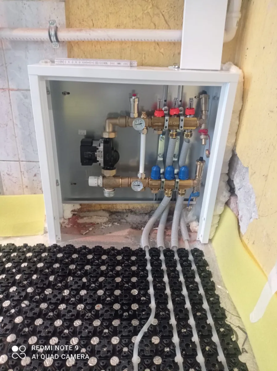 Prace podłogowe i instalacyjne